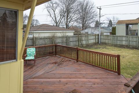 1069 S Wolf Rd, Des Plaines, IL 60016 photo 13