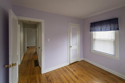 1069 S Wolf Rd, Des Plaines, IL 60016 photo 2