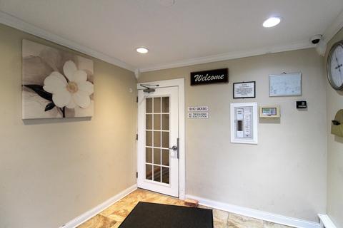 9561 Dee Rd #204D, Des Plaines, IL 60016 photo 2