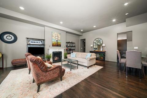 80 Elm St #2, Chicago, IL 60611 photo 6