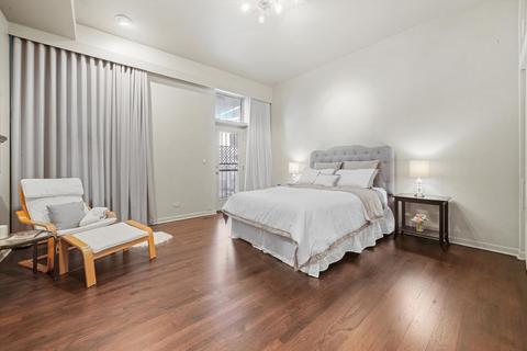 80 Elm St #2, Chicago, IL 60611 photo 13