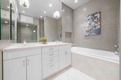 80 Elm St #2, Chicago, IL 60611 photo 16