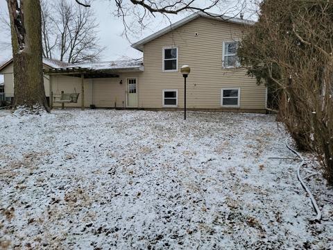 8 Yew Ct, Bloomington, IL 61701 photo 3