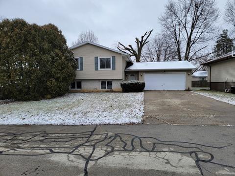 8 Yew Ct, Bloomington, IL 61701 photo 1