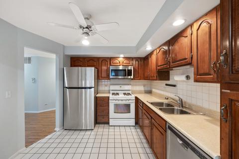 1412 Shore Ct #D1, Wheeling, IL 60090 photo 4