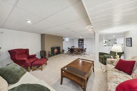 8923 Ozark Ave, Morton Grove, IL 60053 photo 14