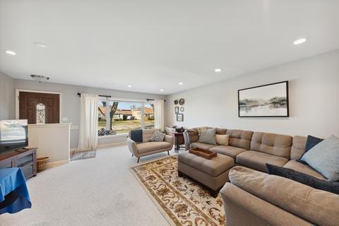 8923 Ozark Ave, Morton Grove, IL 60053 photo 3