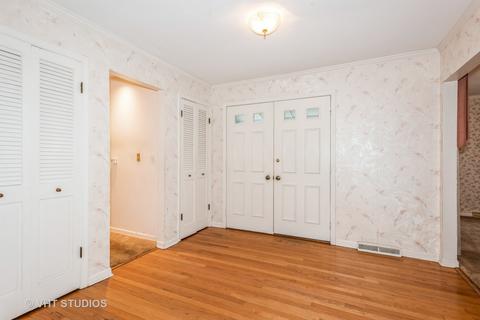 2030 Creekside Dr, Wheaton, IL 60189 photo 10