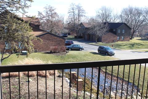 40 Creekside Cir #D, Elgin, IL 60123 photo 14