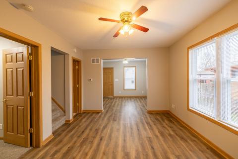 354 S May Ave, Kankakee, IL 60901 photo 2