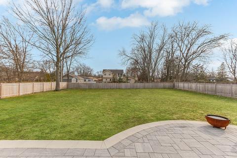3985 Maple Ave, Northbrook, IL 60062 photo 5