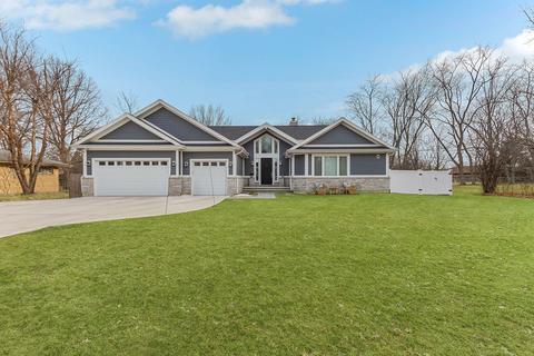 3985 Maple Ave, Northbrook, IL 60062 photo 1