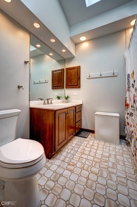 492 Kent Rd, Riverside, IL 60546 photo 16