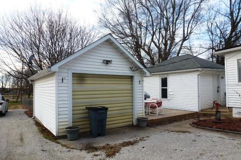 619 Bloomington St, Dewitt, IL 61735 photo 26