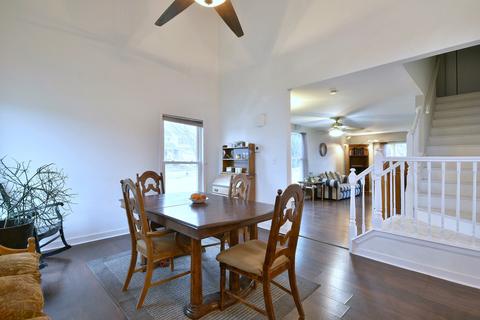 1045 Chelsea Dr, Bartlett, IL 60103 photo 9