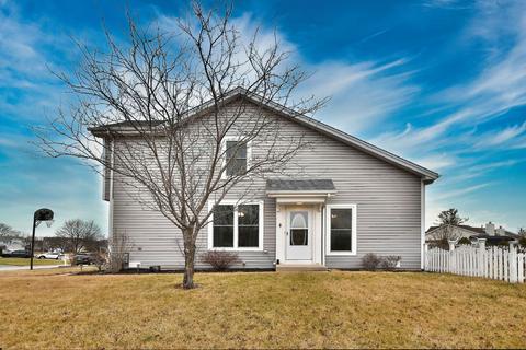 1045 Chelsea Dr, Bartlett, IL 60103 photo 2