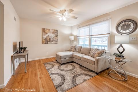 202 Chamberlain Dr, Dekalb, IL 60115 photo 4