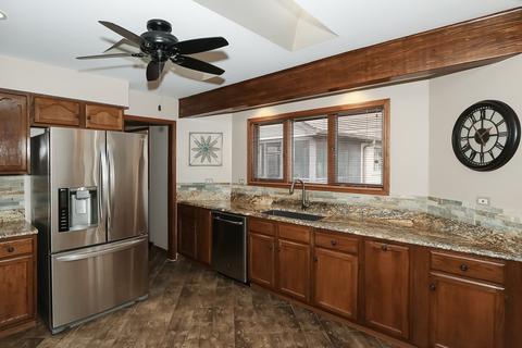1680 Pebble Beach Dr, Hoffman Estates, IL 60169 photo 13