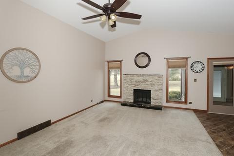 1680 Pebble Beach Dr, Hoffman Estates, IL 60169 photo 6