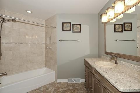 1680 Pebble Beach Dr, Hoffman Estates, IL 60169 photo 19