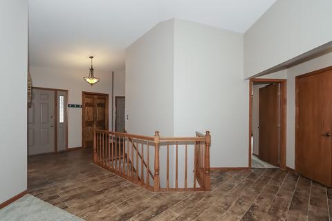 1680 Pebble Beach Dr, Hoffman Estates, IL 60169 photo 4