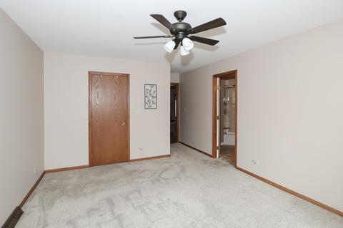 1680 Pebble Beach Dr, Hoffman Estates, IL 60169 photo 18