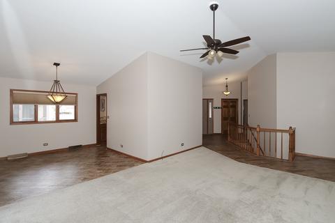 1680 Pebble Beach Dr, Hoffman Estates, IL 60169 photo 8