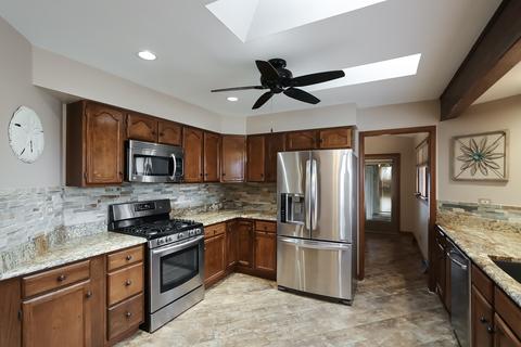 1680 Pebble Beach Dr, Hoffman Estates, IL 60169 photo 12