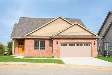 23 Saint Ivans Cir, Bloomington, IL 61705