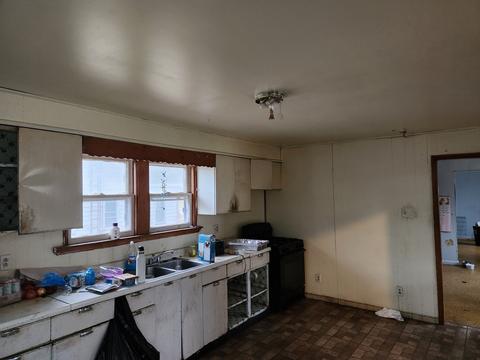 910 Painter St, Streator, IL 61364 photo 2