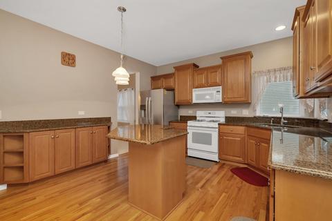 418 Hackney Ln, Oswego, IL 60543 photo 9