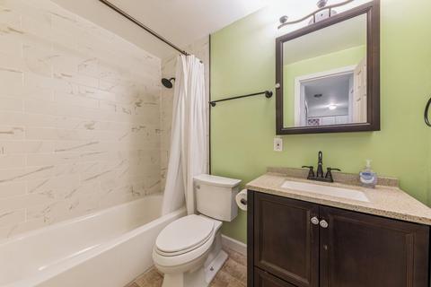 1353 Perry St #2, Des Plaines, IL 60016 photo 9