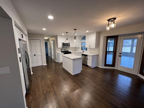 16 Chippewa Dr, Oswego, IL 60543 photo 7