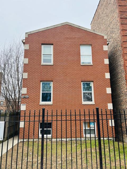 2830 E 77th Pl, Chicago, IL 60649 photo 1