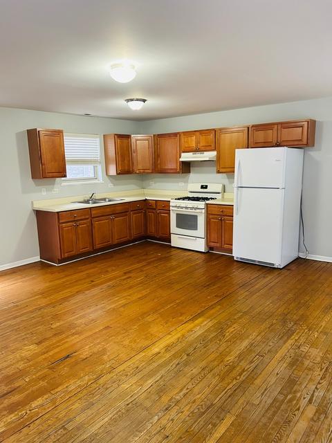 2830 E 77th Pl, Chicago, IL 60649 photo 4