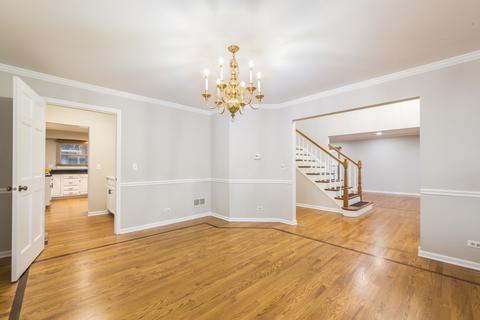 915 Harmon Blvd, Hoffman Estates, IL 60169 photo 9