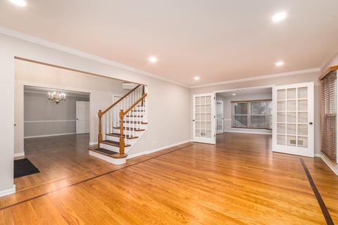 915 Harmon Blvd, Hoffman Estates, IL 60169 photo 7