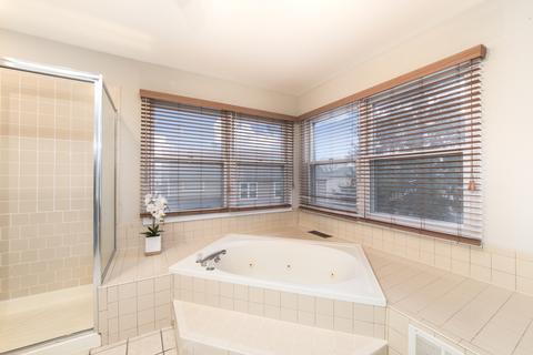 915 Harmon Blvd, Hoffman Estates, IL 60169 photo 23