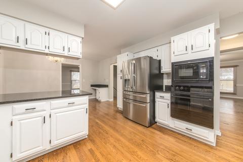 915 Harmon Blvd, Hoffman Estates, IL 60169 photo 13
