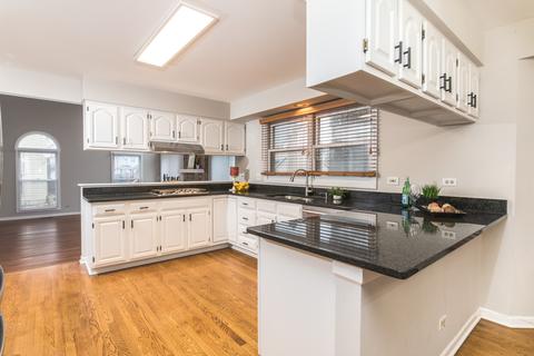 915 Harmon Blvd, Hoffman Estates, IL 60169 photo 12