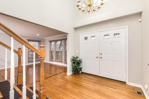 915 Harmon Blvd, Hoffman Estates, IL 60169 photo 4