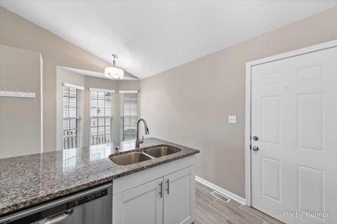 1013 Bentley Ln, Bartlett, IL 60103 photo 7