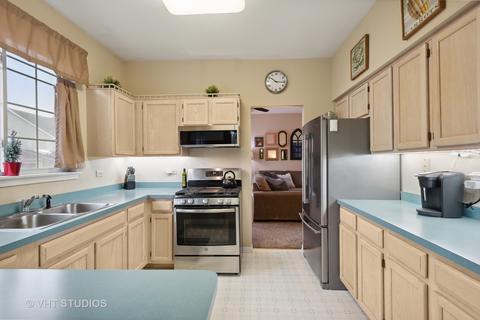 2122 Sanborn Cir, Plainfield, IL 60586 photo 7