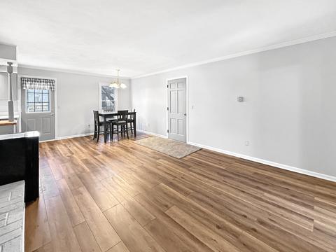 253 Park Crest Dr, Freeport, IL 61032 photo 9