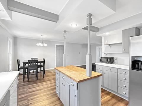 253 Park Crest Dr, Freeport, IL 61032 photo 7