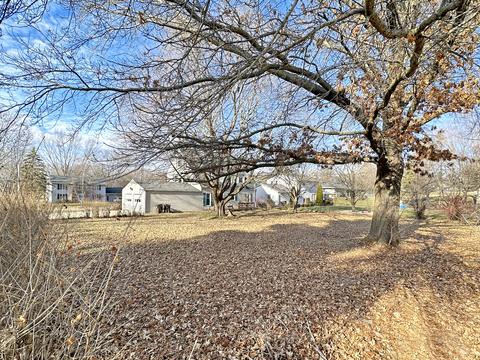 253 Park Crest Dr, Freeport, IL 61032 photo 31