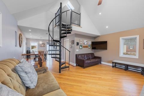 4201 S Center Ave, Lyons, IL 60534 photo 5