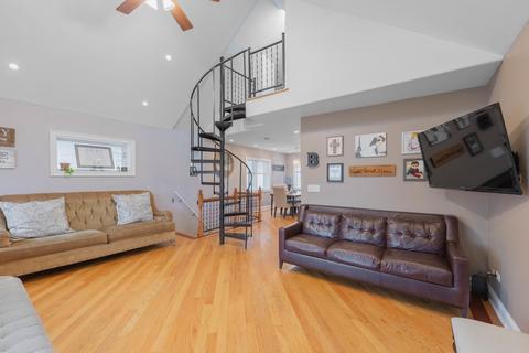4201 S Center Ave, Lyons, IL 60534 photo 4