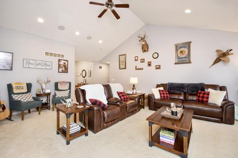 826 Stonebridge Dr, Metamora, IL 61548 photo 8