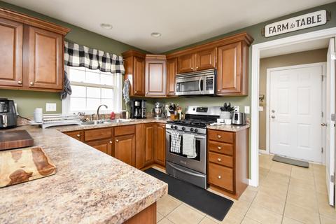 826 Stonebridge Dr, Metamora, IL 61548 photo 16